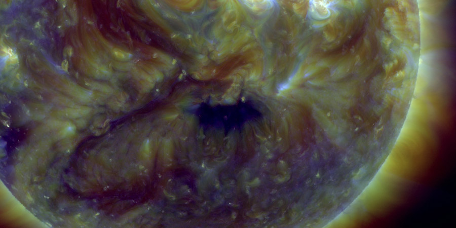 Minor coronal hole faces Earth