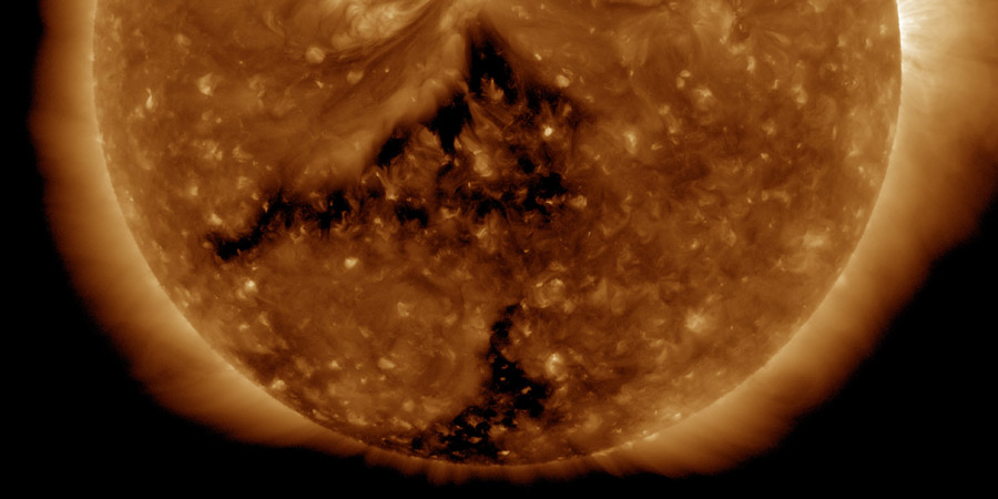 Coronal hole faces Earth, G1 watch issued