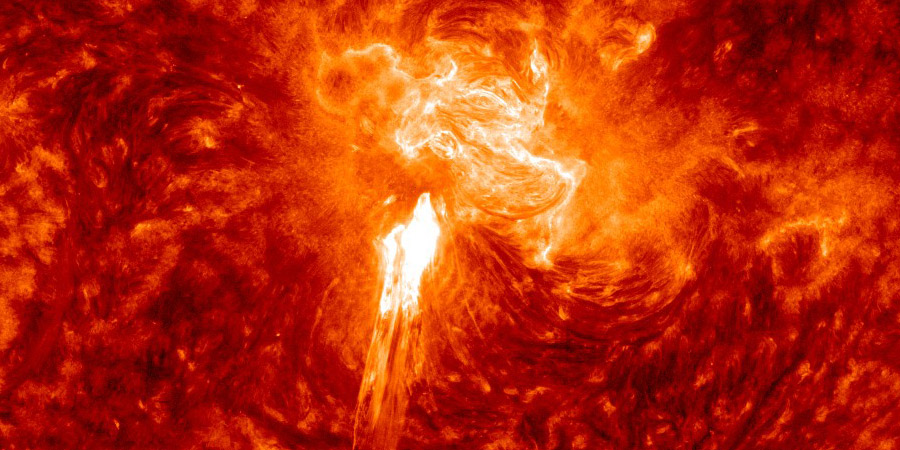 Sunspot region 2192, eruptive M4 solar flare