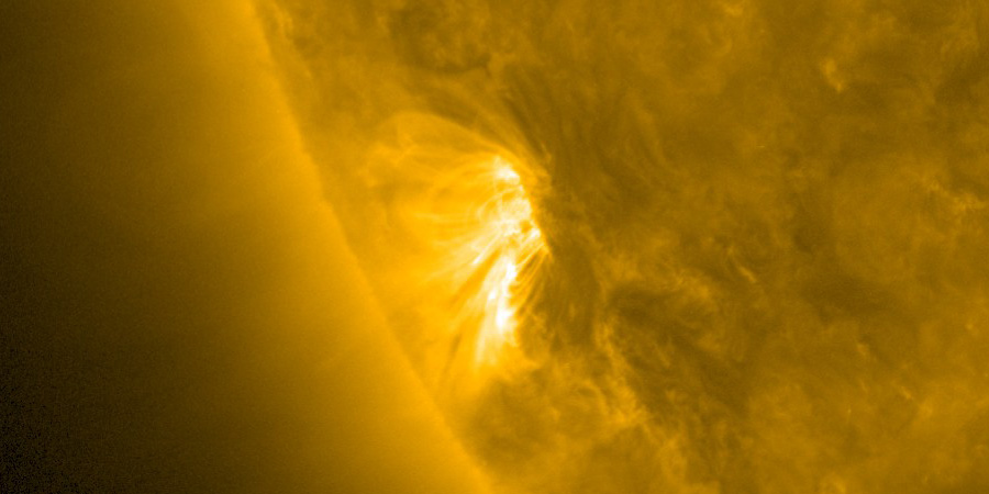 Cycle 25 sunspot region, Coronal hole faces Earth